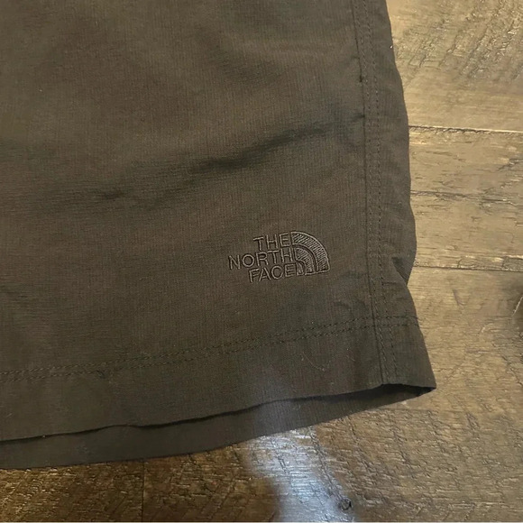 The North Face Mid Length Rip Stop Shorts Black Size 4 - Picture 4 of 10